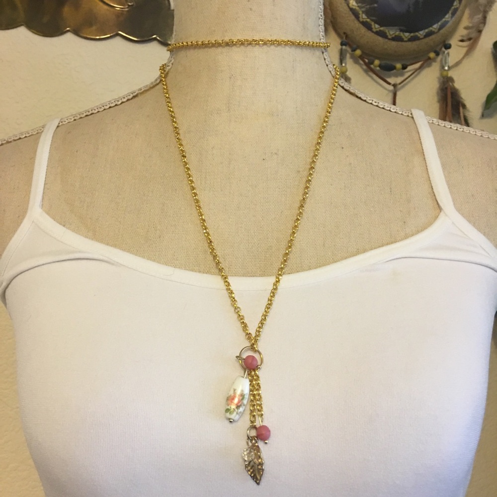Vintage porcelain bead accent gold tone chain